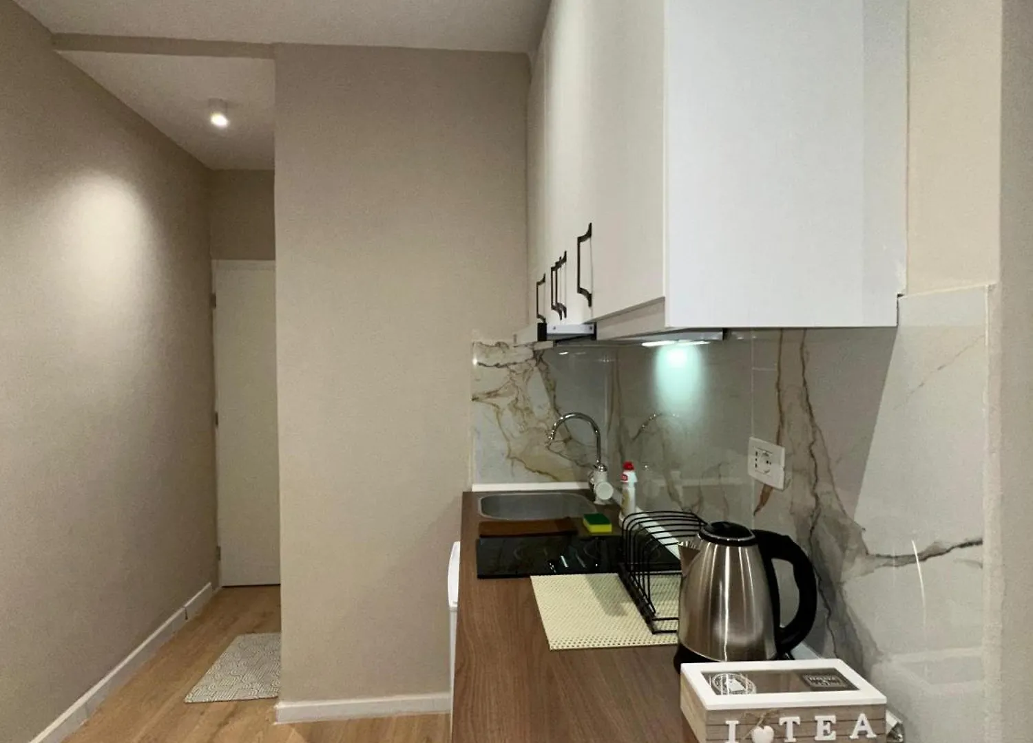 Meko Apartments Tirana 0*,